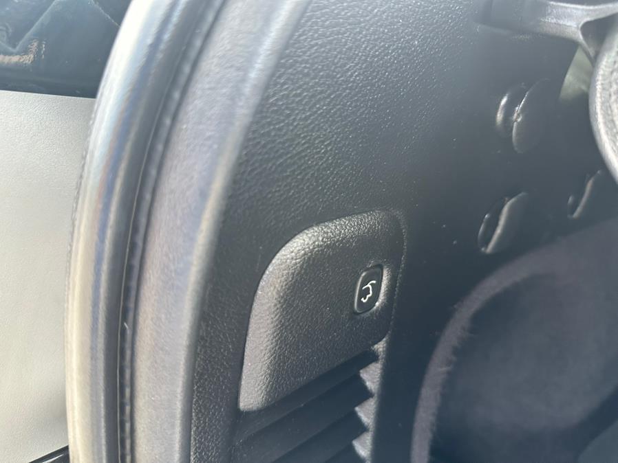 2013 Jeep Grand Cherokee 4WD 4dr Overland, available for sale in South Windsor, Connecticut | Mike And Tony Auto Sales, Inc. South Windsor, Connecticut 2013 Jeep Grand Cherokee 4WD 4dr Overland, available for sale in South Windsor, Connecticut | Mike And Tony Auto Sales, Inc. South Windsor, Connecticut