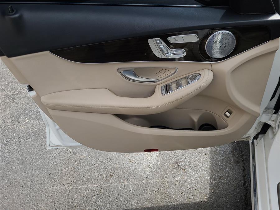 2016 Mercedes-Benz C-Class 4dr Sdn C 300 Luxury 4MATIC, available for sale in Canton, Connecticut | Lava Motors. Canton, Connecticut 2016 Mercedes-Benz C-Class 4dr Sdn C 300 Luxury 4MATIC, available for sale in Canton, Connecticut | Lava Motors. Canton, Connecticut