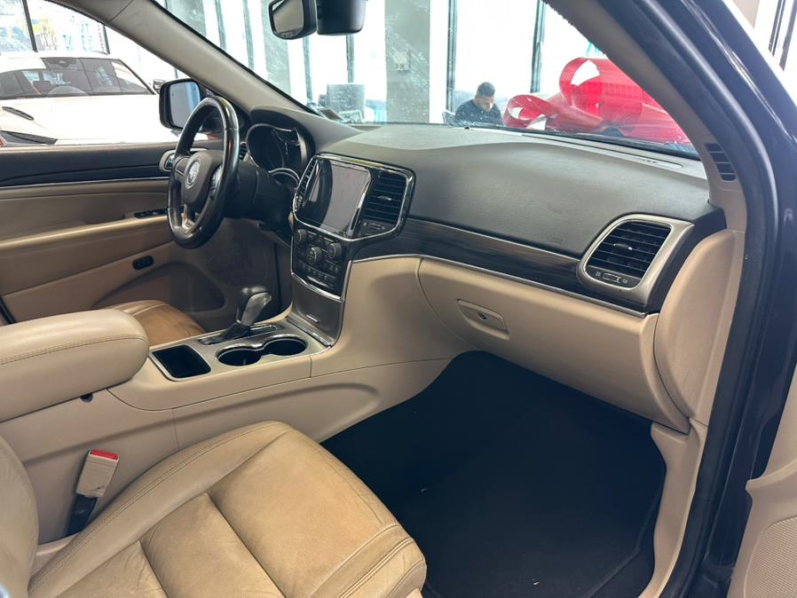 2021 Jeep Grand Cherokee Limited 4x2, available for sale in Inwood, New York | 5 Towns Drive. Inwood, New York 2021 Jeep Grand Cherokee Limited 4x2, available for sale in Inwood, New York | 5 Towns Drive. Inwood, New York
