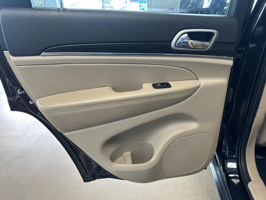 2021 Jeep Grand Cherokee Limited 4x2, available for sale in Inwood, New York | 5 Towns Drive. Inwood, New York 2021 Jeep Grand Cherokee Limited 4x2, available for sale in Inwood, New York | 5 Towns Drive. Inwood, New York