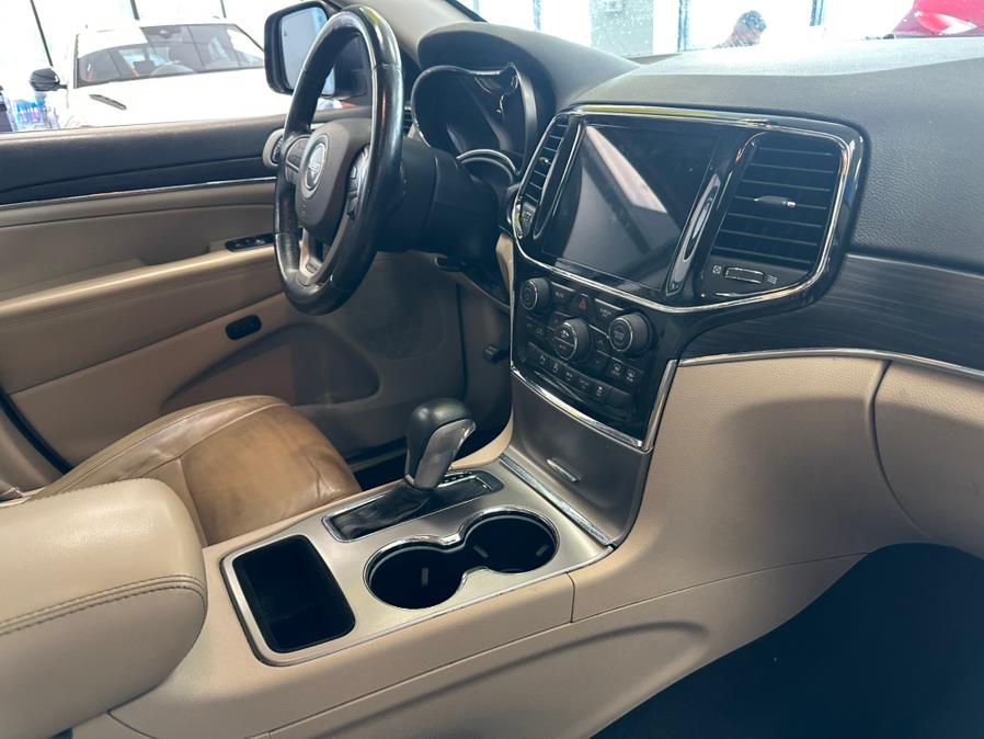 2021 Jeep Grand Cherokee Limited 4x2, available for sale in Inwood, New York | 5 Towns Drive. Inwood, New York 2021 Jeep Grand Cherokee Limited 4x2, available for sale in Inwood, New York | 5 Towns Drive. Inwood, New York