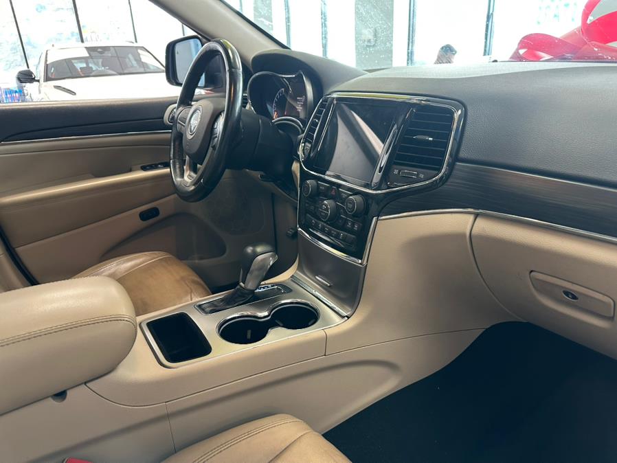 2021 Jeep Grand Cherokee Limited 4x2, available for sale in Inwood, New York | 5 Towns Drive. Inwood, New York 2021 Jeep Grand Cherokee Limited 4x2, available for sale in Inwood, New York | 5 Towns Drive. Inwood, New York