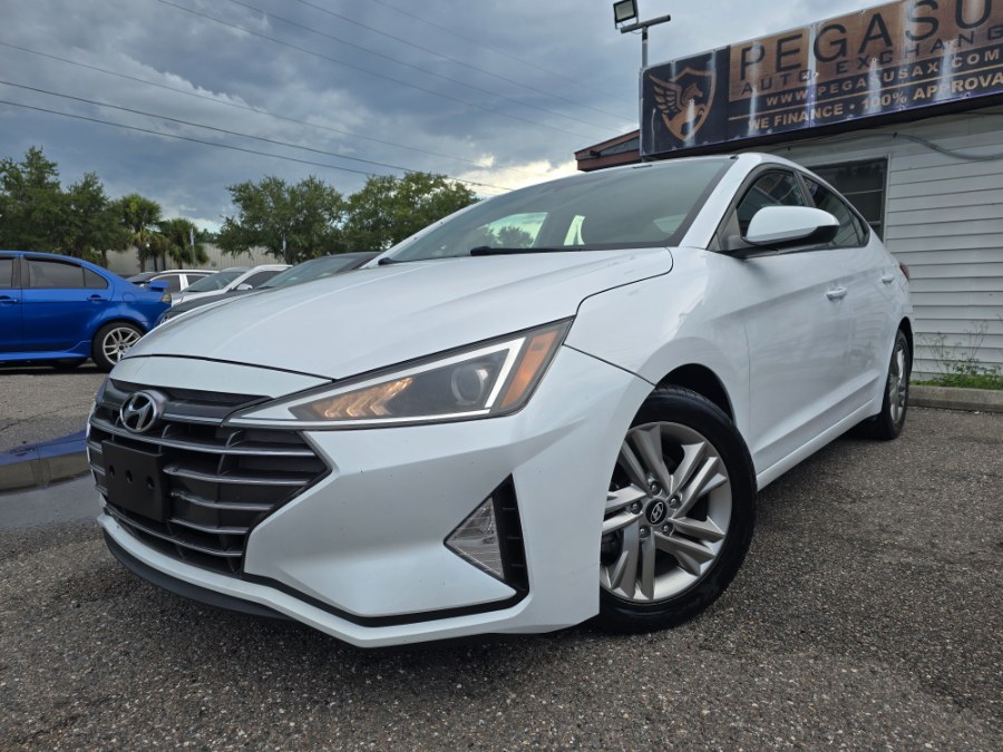 2019 Hyundai Elantra SEL's photo