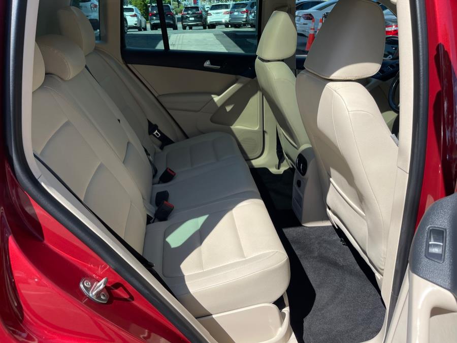 2016 Volkswagen Tiguan 4MOTION 4dr Auto SE, available for sale in Bloomfield, Connecticut | AXA Car Sales and Repair LLC. Bloomfield, Connecticut 2016 Volkswagen Tiguan 4MOTION 4dr Auto SE, available for sale in Bloomfield, Connecticut | AXA Car Sales and Repair LLC. Bloomfield, Connecticut