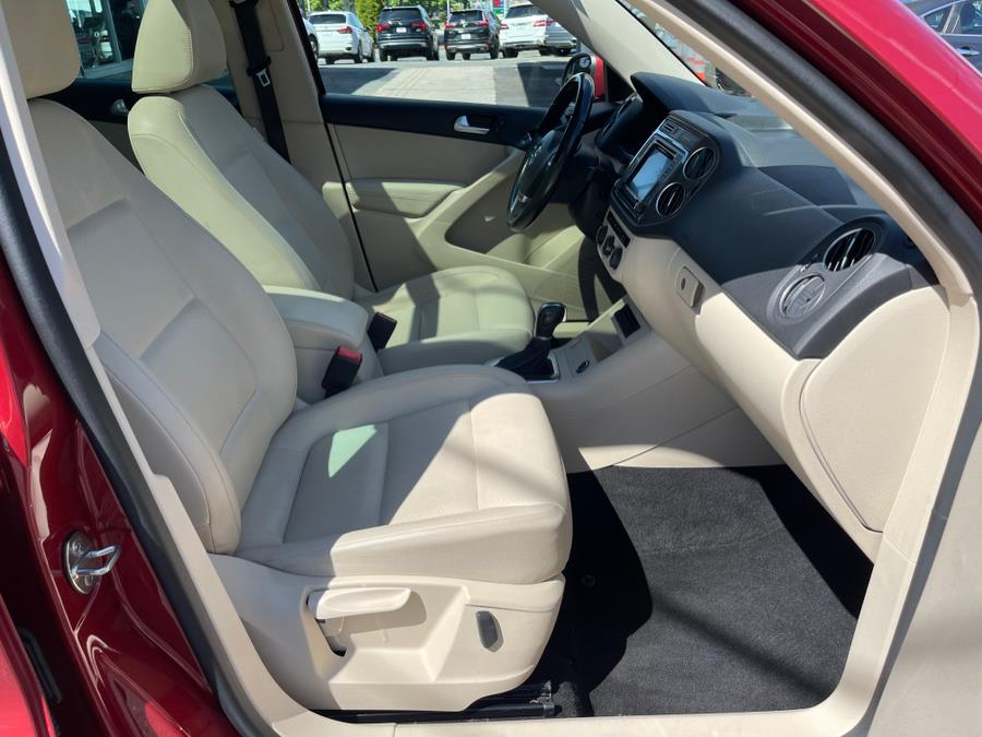 2016 Volkswagen Tiguan 4MOTION 4dr Auto SE, available for sale in Bloomfield, Connecticut | AXA Car Sales and Repair LLC. Bloomfield, Connecticut 2016 Volkswagen Tiguan 4MOTION 4dr Auto SE, available for sale in Bloomfield, Connecticut | AXA Car Sales and Repair LLC. Bloomfield, Connecticut