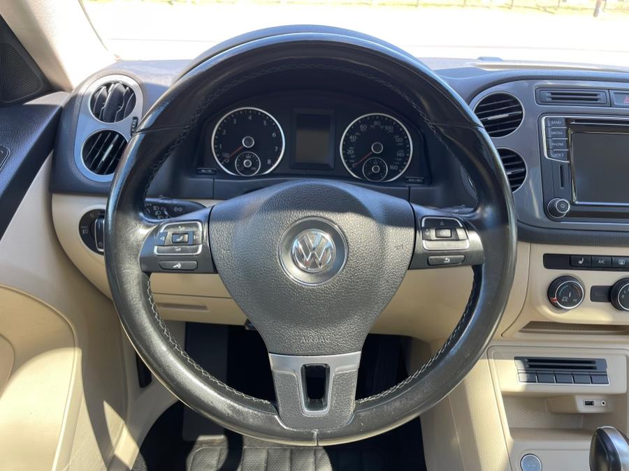 2016 Volkswagen Tiguan 4MOTION 4dr Auto SE, available for sale in Bloomfield, Connecticut | AXA Car Sales and Repair LLC. Bloomfield, Connecticut 2016 Volkswagen Tiguan 4MOTION 4dr Auto SE, available for sale in Bloomfield, Connecticut | AXA Car Sales and Repair LLC. Bloomfield, Connecticut