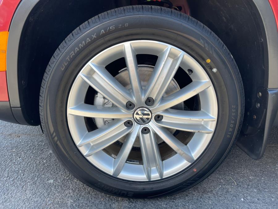 2016 Volkswagen Tiguan 4MOTION 4dr Auto SE, available for sale in Bloomfield, Connecticut | AXA Car Sales and Repair LLC. Bloomfield, Connecticut 2016 Volkswagen Tiguan 4MOTION 4dr Auto SE, available for sale in Bloomfield, Connecticut | AXA Car Sales and Repair LLC. Bloomfield, Connecticut