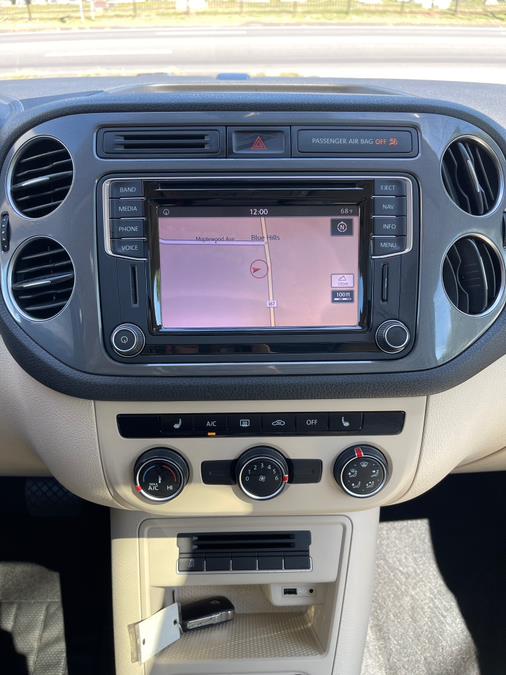 2016 Volkswagen Tiguan 4MOTION 4dr Auto SE, available for sale in Bloomfield, Connecticut | AXA Car Sales and Repair LLC. Bloomfield, Connecticut 2016 Volkswagen Tiguan 4MOTION 4dr Auto SE, available for sale in Bloomfield, Connecticut | AXA Car Sales and Repair LLC. Bloomfield, Connecticut