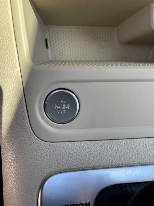 2016 Volkswagen Tiguan 4MOTION 4dr Auto SE, available for sale in Bloomfield, Connecticut | AXA Car Sales and Repair LLC. Bloomfield, Connecticut 2016 Volkswagen Tiguan 4MOTION 4dr Auto SE, available for sale in Bloomfield, Connecticut | AXA Car Sales and Repair LLC. Bloomfield, Connecticut