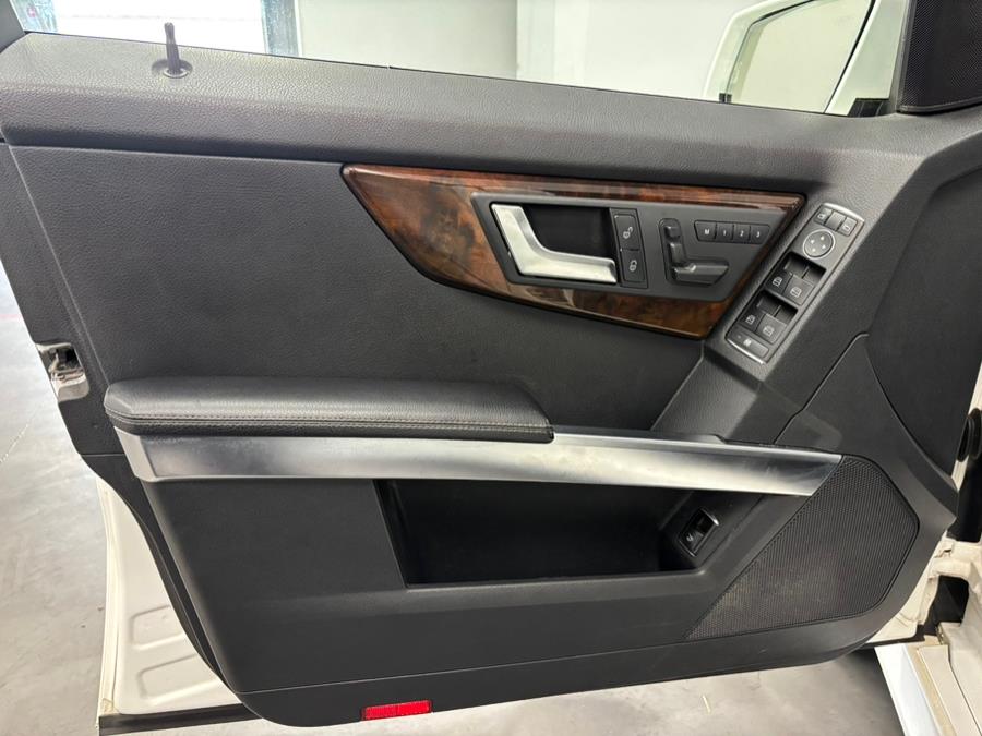 2013 Mercedes-Benz GLK-Class 4MATIC 4dr GLK350, available for sale in Elizabeth, New Jersey | Dream Auto Group. Elizabeth, New Jersey 2013 Mercedes-Benz GLK-Class 4MATIC 4dr GLK350, available for sale in Elizabeth, New Jersey | Dream Auto Group. Elizabeth, New Jersey