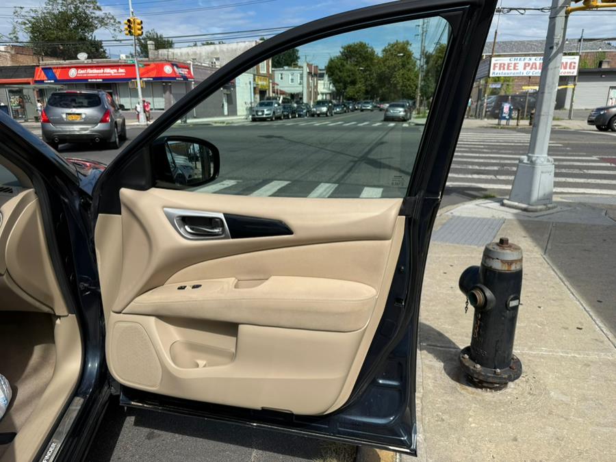 2014 Nissan Pathfinder 4WD 4dr SV, available for sale in Brooklyn, New York | Worlds Best Auto Inc. Brooklyn, New York 2014 Nissan Pathfinder 4WD 4dr SV, available for sale in Brooklyn, New York | Worlds Best Auto Inc. Brooklyn, New York