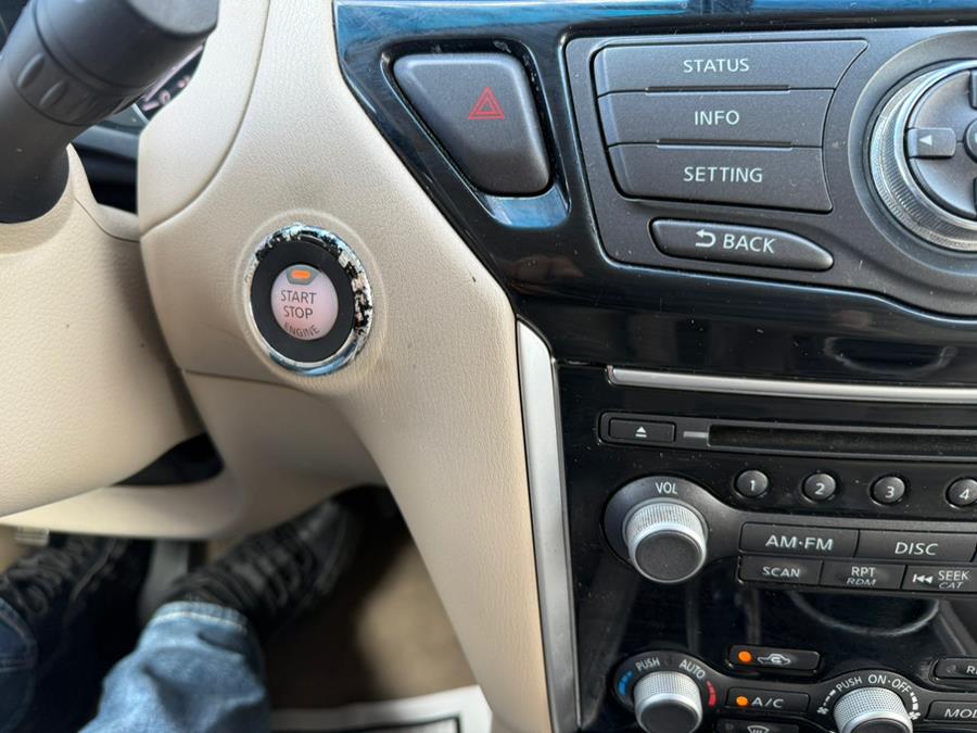 2014 Nissan Pathfinder 4WD 4dr SV, available for sale in Brooklyn, New York | Worlds Best Auto Inc. Brooklyn, New York 2014 Nissan Pathfinder 4WD 4dr SV, available for sale in Brooklyn, New York | Worlds Best Auto Inc. Brooklyn, New York