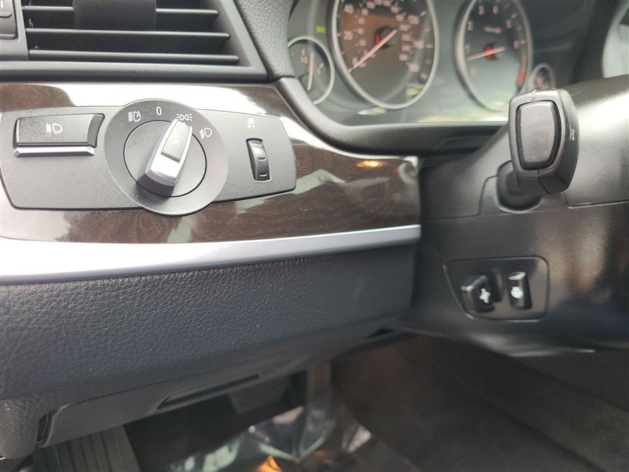 2012 BMW 5 Series 4dr Sdn 535i xDrive AWD, available for sale in Canton, Connecticut | Lava Motors. Canton, Connecticut 2012 BMW 5 Series 4dr Sdn 535i xDrive AWD, available for sale in Canton, Connecticut | Lava Motors. Canton, Connecticut