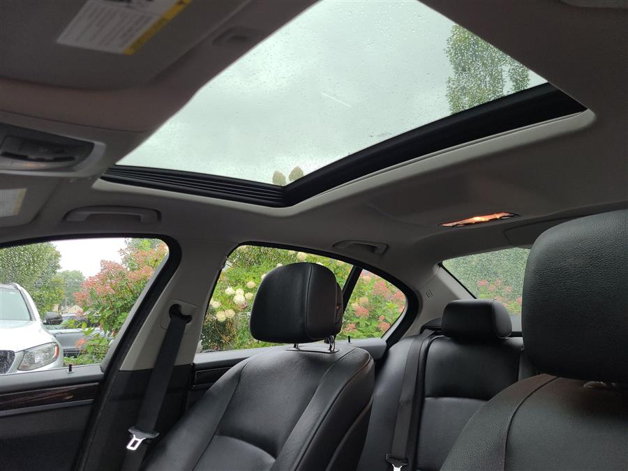 2012 BMW 5 Series 4dr Sdn 535i xDrive AWD, available for sale in Canton, Connecticut | Lava Motors. Canton, Connecticut 2012 BMW 5 Series 4dr Sdn 535i xDrive AWD, available for sale in Canton, Connecticut | Lava Motors. Canton, Connecticut