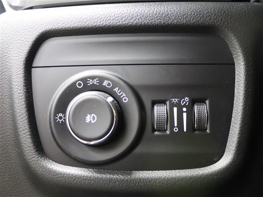 2022 Jeep Grand Cherokee OVERLAND, available for sale in Paterson, New Jersey | Fast Track Motors. Paterson, New Jersey 2022 Jeep Grand Cherokee OVERLAND, available for sale in Paterson, New Jersey | Fast Track Motors. Paterson, New Jersey