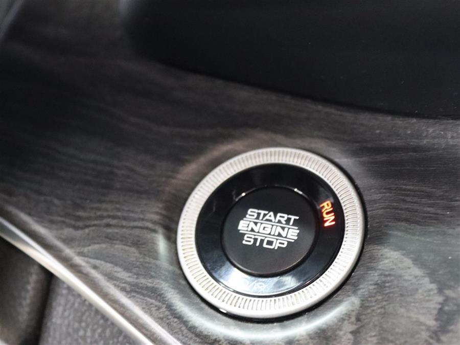 2022 Jeep Grand Cherokee OVERLAND, available for sale in Paterson, New Jersey | Fast Track Motors. Paterson, New Jersey 2022 Jeep Grand Cherokee OVERLAND, available for sale in Paterson, New Jersey | Fast Track Motors. Paterson, New Jersey