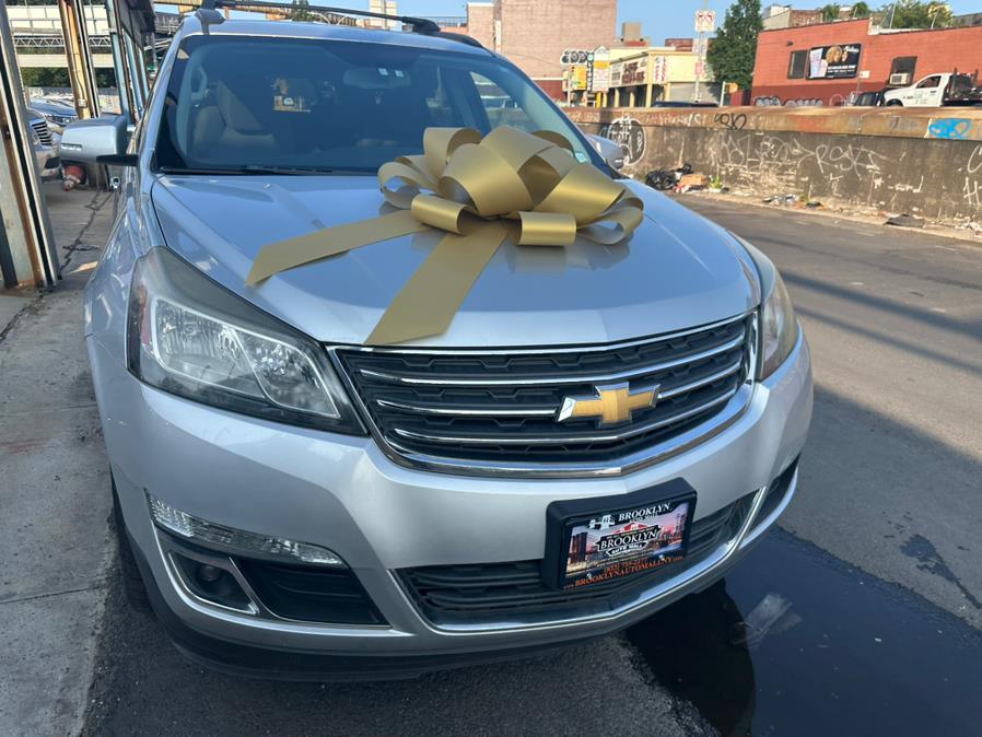 2016 Chevrolet Traverse 1LT photo 4