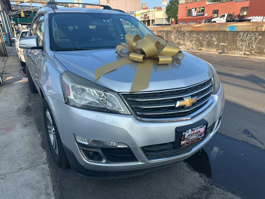 2016 Chevrolet Traverse 1LT photo 3