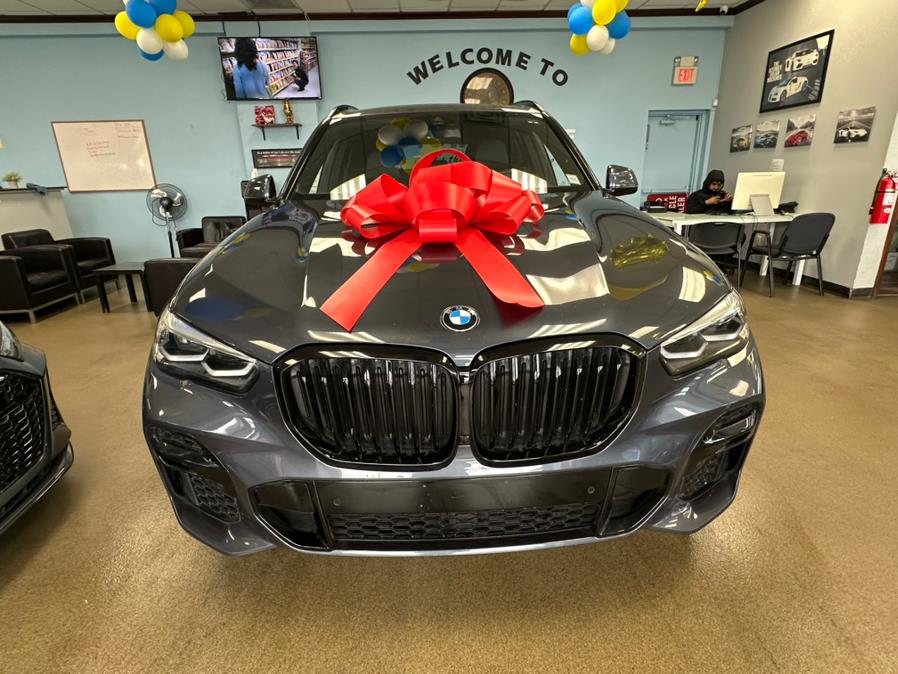 2022 BMW X5 sDrive40i Sports Activity Vehicle, available for sale in Inwood, New York | 5 Towns Drive. Inwood, New York 2022 BMW X5 sDrive40i Sports Activity Vehicle, available for sale in Inwood, New York | 5 Towns Drive. Inwood, New York