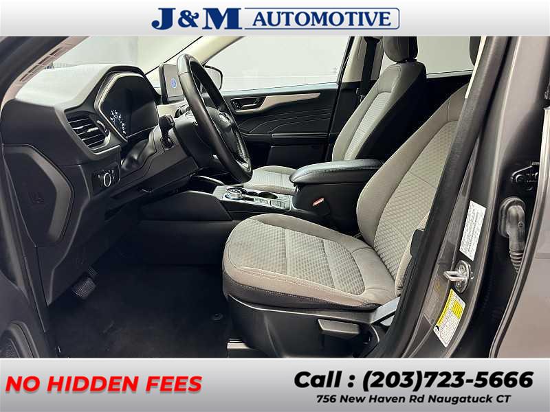2022 Ford Escape SE, available for sale in Naugatuck, Connecticut | J&M Automotive Sls&Svc LLC. Naugatuck, Connecticut 2022 Ford Escape SE, available for sale in Naugatuck, Connecticut | J&M Automotive Sls&Svc LLC. Naugatuck, Connecticut