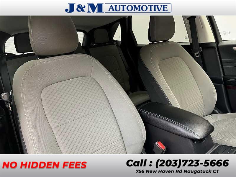 2022 Ford Escape SE, available for sale in Naugatuck, Connecticut | J&M Automotive Sls&Svc LLC. Naugatuck, Connecticut 2022 Ford Escape SE, available for sale in Naugatuck, Connecticut | J&M Automotive Sls&Svc LLC. Naugatuck, Connecticut