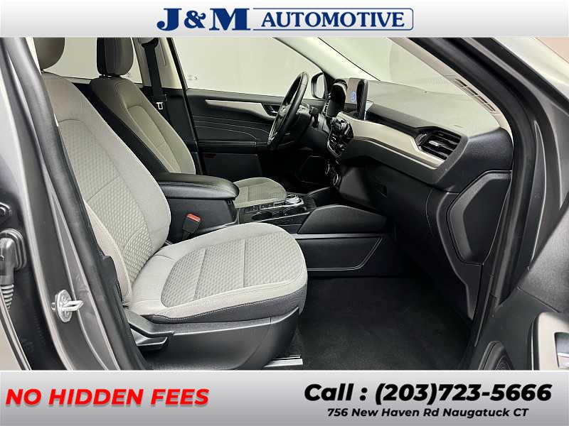 2022 Ford Escape SE, available for sale in Naugatuck, Connecticut | J&M Automotive Sls&Svc LLC. Naugatuck, Connecticut 2022 Ford Escape SE, available for sale in Naugatuck, Connecticut | J&M Automotive Sls&Svc LLC. Naugatuck, Connecticut