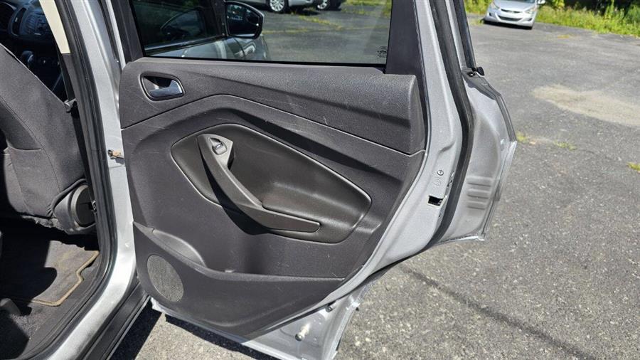 2014 Ford Escape SE AWD 4dr SUV, available for sale in Wolcott, New York | Auto Hunter CNY. Wolcott, New York 2014 Ford Escape SE AWD 4dr SUV, available for sale in Wolcott, New York | Auto Hunter CNY. Wolcott, New York