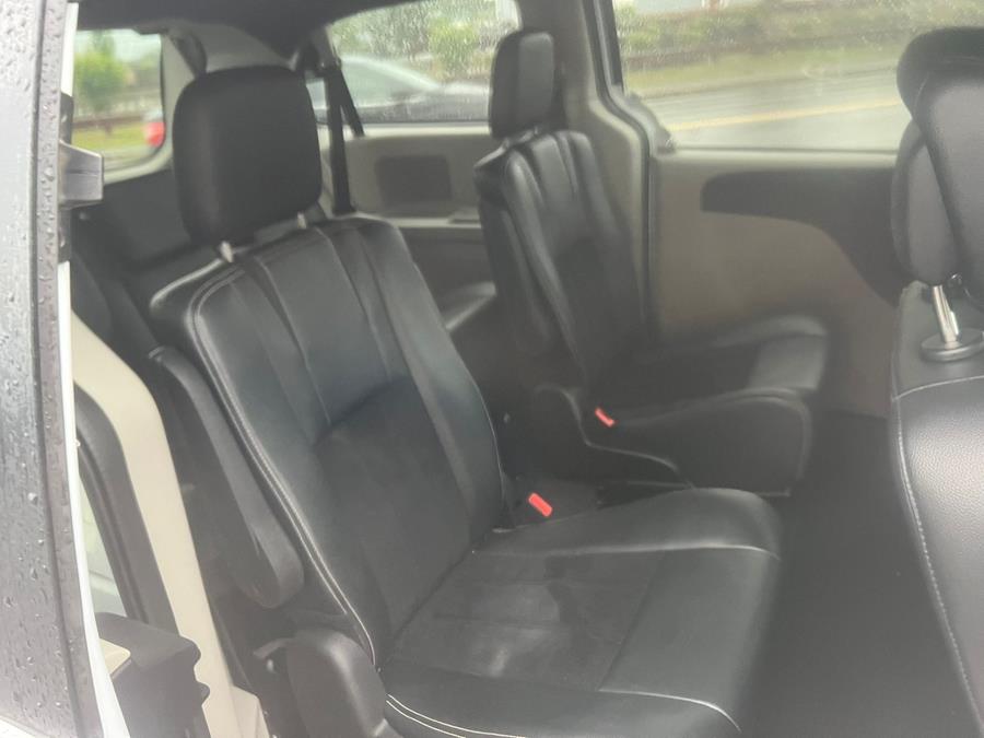 2018 Dodge Grand Caravan SXT Wagon, available for sale in Raynham, Massachusetts | J & A Auto Center. Raynham, Massachusetts 2018 Dodge Grand Caravan SXT Wagon, available for sale in Raynham, Massachusetts | J & A Auto Center. Raynham, Massachusetts