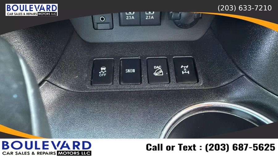 2017 Toyota Highlander XLE Sport Utility 4D, available for sale in New Haven, Connecticut | Boulevard Motors LLC. New Haven, Connecticut 2017 Toyota Highlander XLE Sport Utility 4D, available for sale in New Haven, Connecticut | Boulevard Motors LLC. New Haven, Connecticut