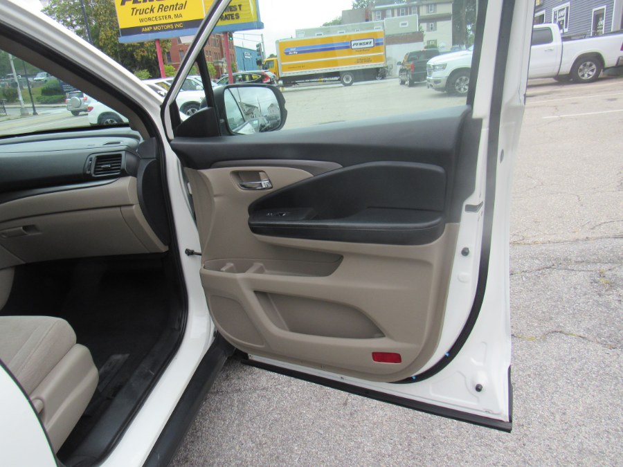 2018 Honda Pilot LX, available for sale in Worcester, Massachusetts | Hilario's Auto Sales Inc.. Worcester, Massachusetts 2018 Honda Pilot LX, available for sale in Worcester, Massachusetts | Hilario's Auto Sales Inc.. Worcester, Massachusetts