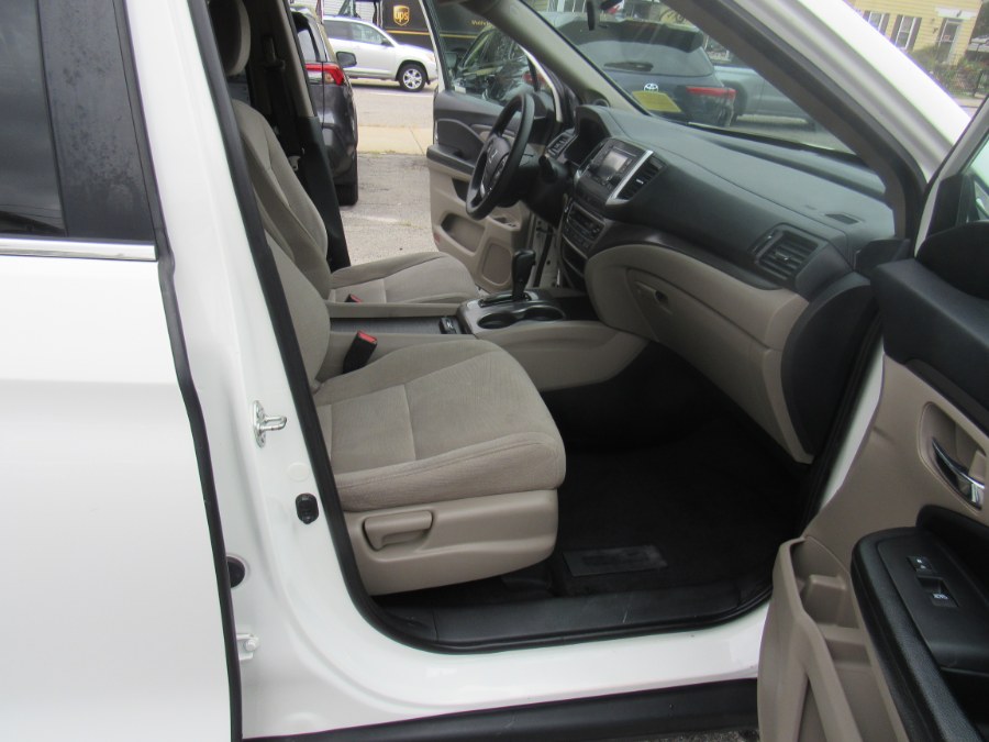 2018 Honda Pilot LX, available for sale in Worcester, Massachusetts | Hilario's Auto Sales Inc.. Worcester, Massachusetts 2018 Honda Pilot LX, available for sale in Worcester, Massachusetts | Hilario's Auto Sales Inc.. Worcester, Massachusetts