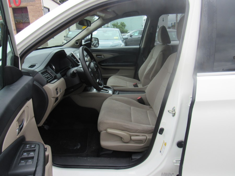 2018 Honda Pilot LX, available for sale in Worcester, Massachusetts | Hilario's Auto Sales Inc.. Worcester, Massachusetts 2018 Honda Pilot LX, available for sale in Worcester, Massachusetts | Hilario's Auto Sales Inc.. Worcester, Massachusetts