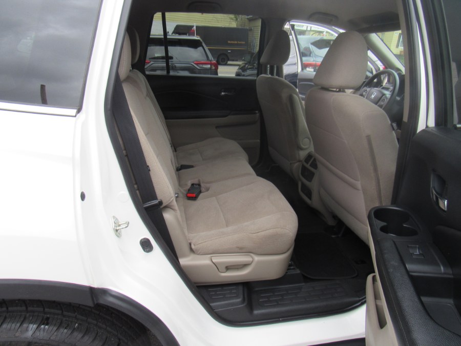 2018 Honda Pilot LX, available for sale in Worcester, Massachusetts | Hilario's Auto Sales Inc.. Worcester, Massachusetts 2018 Honda Pilot LX, available for sale in Worcester, Massachusetts | Hilario's Auto Sales Inc.. Worcester, Massachusetts