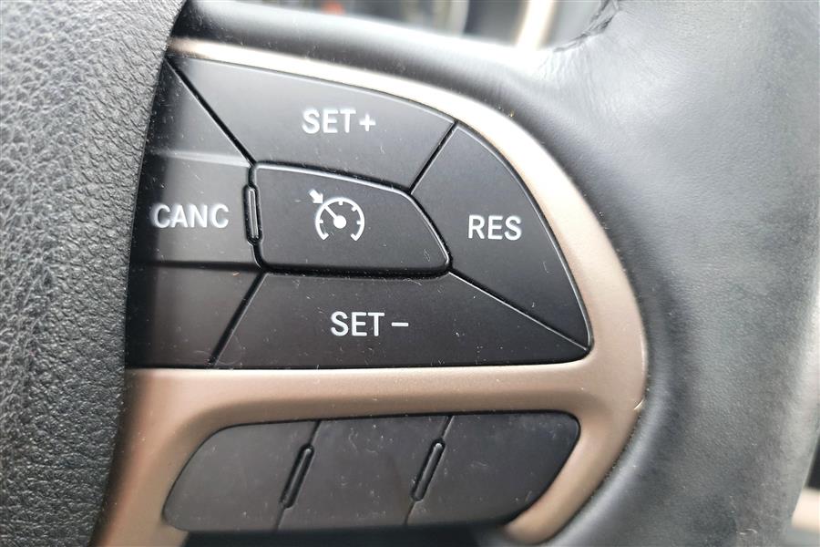 2014 Jeep Cherokee 4WD 4dr Limited, available for sale in Lindenhurst, New York | Power Motor Group. Lindenhurst, New York 2014 Jeep Cherokee 4WD 4dr Limited, available for sale in Lindenhurst, New York | Power Motor Group. Lindenhurst, New York