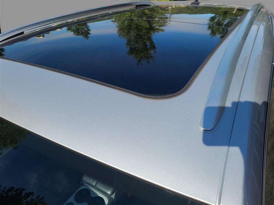 2014 Volkswagen Touareg 4dr 3.6L R-Line, available for sale in Canton, Connecticut | Lava Motors. Canton, Connecticut 2014 Volkswagen Touareg 4dr 3.6L R-Line, available for sale in Canton, Connecticut | Lava Motors. Canton, Connecticut
