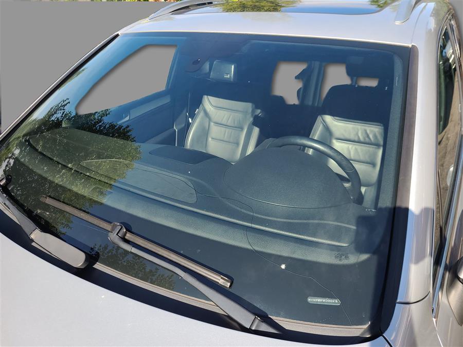 2014 Volkswagen Touareg 4dr 3.6L R-Line, available for sale in Canton, Connecticut | Lava Motors. Canton, Connecticut 2014 Volkswagen Touareg 4dr 3.6L R-Line, available for sale in Canton, Connecticut | Lava Motors. Canton, Connecticut