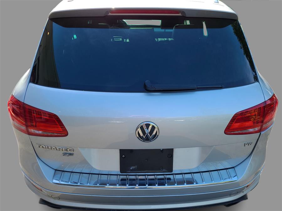 2014 Volkswagen Touareg 4dr 3.6L R-Line, available for sale in Canton, Connecticut | Lava Motors. Canton, Connecticut 2014 Volkswagen Touareg 4dr 3.6L R-Line, available for sale in Canton, Connecticut | Lava Motors. Canton, Connecticut