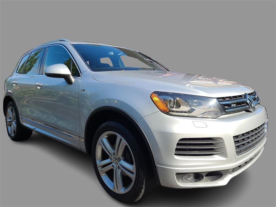 2014 Volkswagen Touareg 4dr 3.6L R-Line, available for sale in Canton, Connecticut | Lava Motors. Canton, Connecticut 2014 Volkswagen Touareg 4dr 3.6L R-Line, available for sale in Canton, Connecticut | Lava Motors. Canton, Connecticut