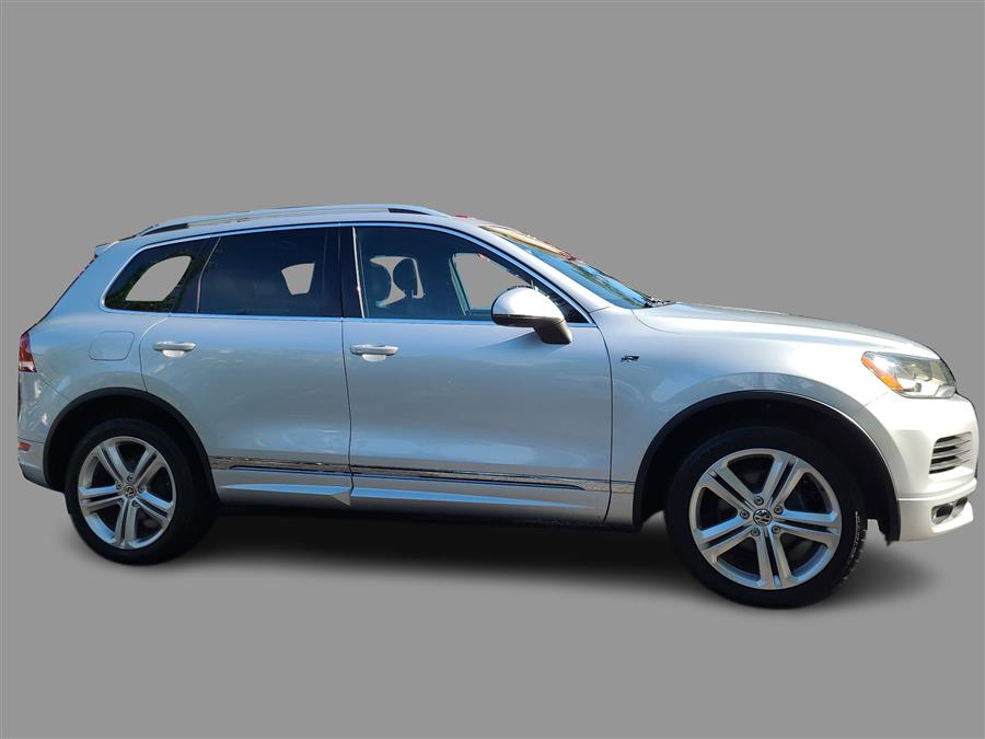 2014 Volkswagen Touareg 4dr 3.6L R-Line, available for sale in Canton, Connecticut | Lava Motors. Canton, Connecticut 2014 Volkswagen Touareg 4dr 3.6L R-Line, available for sale in Canton, Connecticut | Lava Motors. Canton, Connecticut