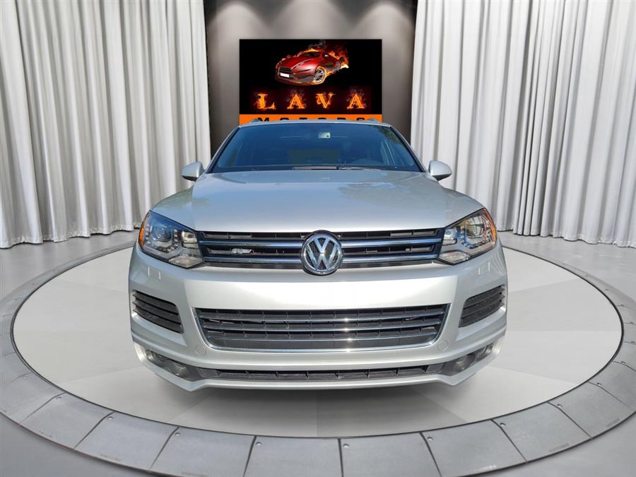 2014 Volkswagen Touareg 4dr 3.6L R-Line, available for sale in Canton, Connecticut | Lava Motors. Canton, Connecticut 2014 Volkswagen Touareg 4dr 3.6L R-Line, available for sale in Canton, Connecticut | Lava Motors. Canton, Connecticut
