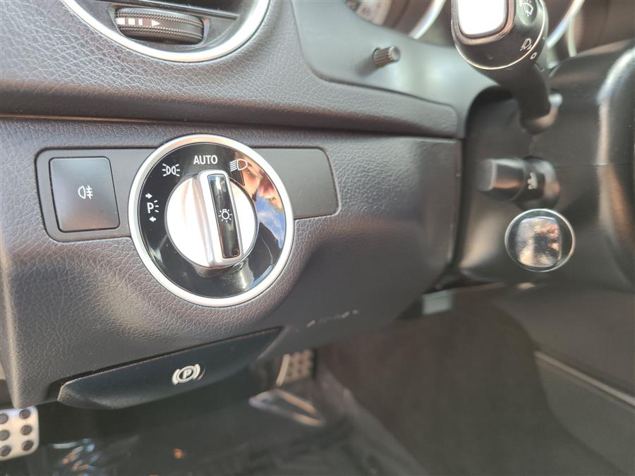 2014 Mercedes-Benz C-Class 4dr Sdn C 300 Luxury 4MATIC, available for sale in Canton, Connecticut | Lava Motors. Canton, Connecticut 2014 Mercedes-Benz C-Class 4dr Sdn C 300 Luxury 4MATIC, available for sale in Canton, Connecticut | Lava Motors. Canton, Connecticut