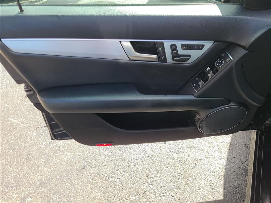 2014 Mercedes-Benz C-Class 4dr Sdn C 300 Luxury 4MATIC, available for sale in Canton, Connecticut | Lava Motors. Canton, Connecticut 2014 Mercedes-Benz C-Class 4dr Sdn C 300 Luxury 4MATIC, available for sale in Canton, Connecticut | Lava Motors. Canton, Connecticut