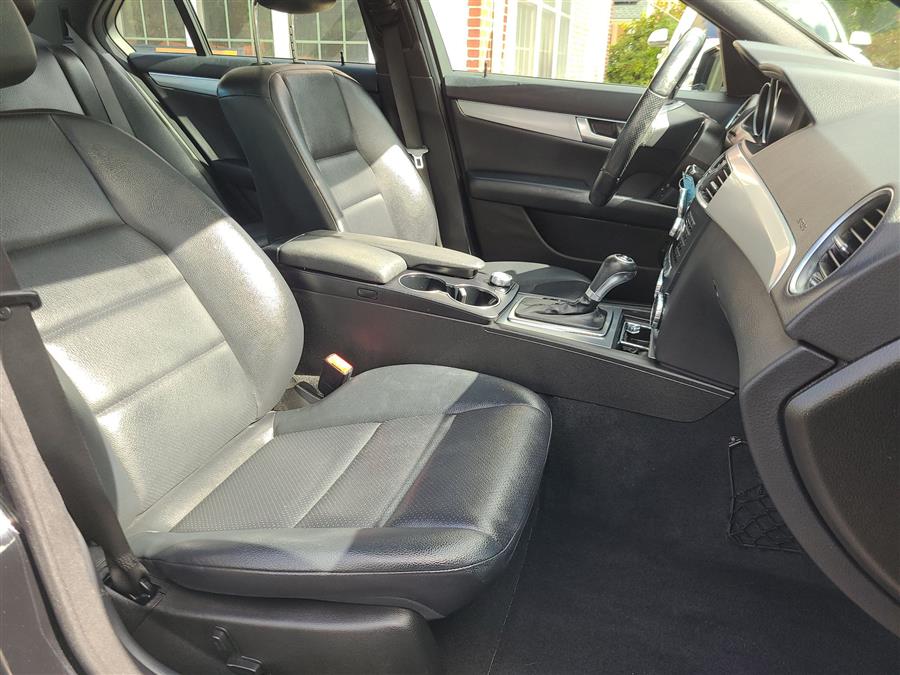 2014 Mercedes-Benz C-Class 4dr Sdn C 300 Luxury 4MATIC, available for sale in Canton, Connecticut | Lava Motors. Canton, Connecticut 2014 Mercedes-Benz C-Class 4dr Sdn C 300 Luxury 4MATIC, available for sale in Canton, Connecticut | Lava Motors. Canton, Connecticut