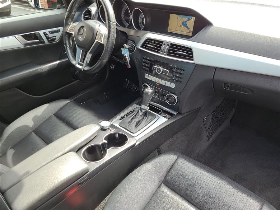 2014 Mercedes-Benz C-Class 4dr Sdn C 300 Luxury 4MATIC, available for sale in Canton, Connecticut | Lava Motors. Canton, Connecticut 2014 Mercedes-Benz C-Class 4dr Sdn C 300 Luxury 4MATIC, available for sale in Canton, Connecticut | Lava Motors. Canton, Connecticut