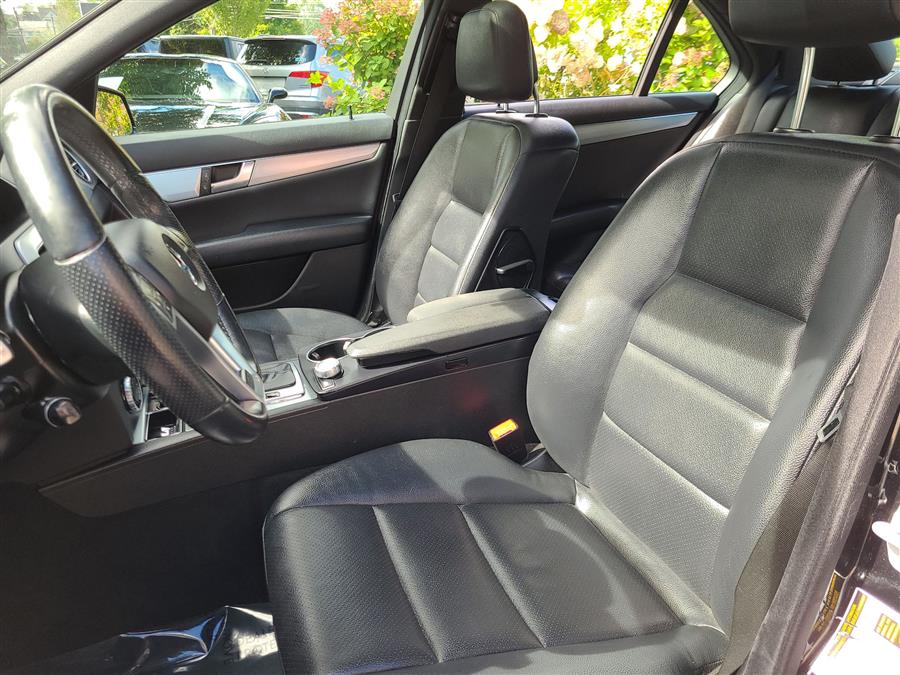 2014 Mercedes-Benz C-Class 4dr Sdn C 300 Luxury 4MATIC, available for sale in Canton, Connecticut | Lava Motors. Canton, Connecticut 2014 Mercedes-Benz C-Class 4dr Sdn C 300 Luxury 4MATIC, available for sale in Canton, Connecticut | Lava Motors. Canton, Connecticut