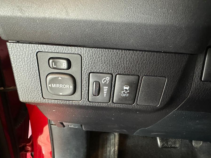 2015 Toyota RAV4 AWD 4dr LE (Natl), available for sale in West Hartford, Connecticut | AutoMax. West Hartford, Connecticut 2015 Toyota RAV4 AWD 4dr LE (Natl), available for sale in West Hartford, Connecticut | AutoMax. West Hartford, Connecticut