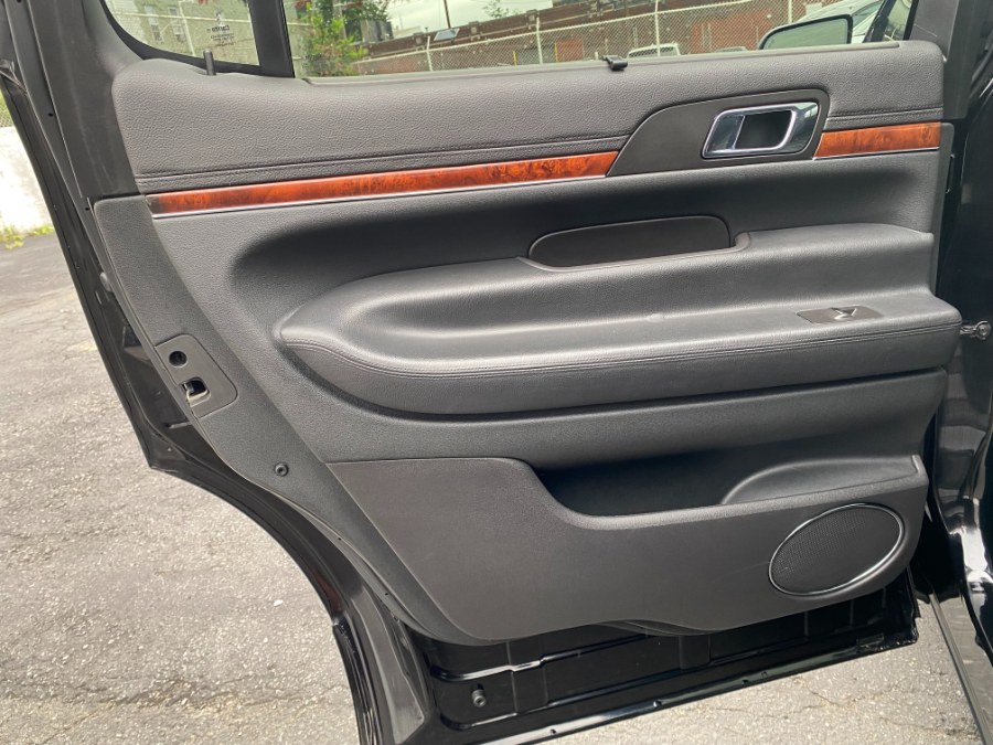 2017 Lincoln MKT 3.7L AWD w/Livery Pkg, available for sale in Paterson, New Jersey | DZ Automall. Paterson, New Jersey 2017 Lincoln MKT 3.7L AWD w/Livery Pkg, available for sale in Paterson, New Jersey | DZ Automall. Paterson, New Jersey