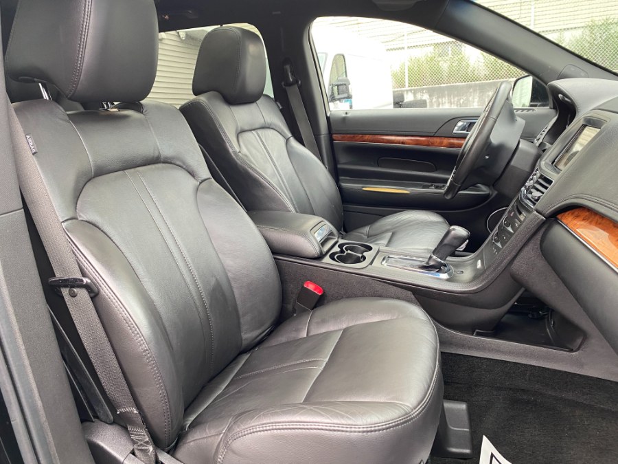 2017 Lincoln MKT 3.7L AWD w/Livery Pkg, available for sale in Paterson, New Jersey | DZ Automall. Paterson, New Jersey 2017 Lincoln MKT 3.7L AWD w/Livery Pkg, available for sale in Paterson, New Jersey | DZ Automall. Paterson, New Jersey