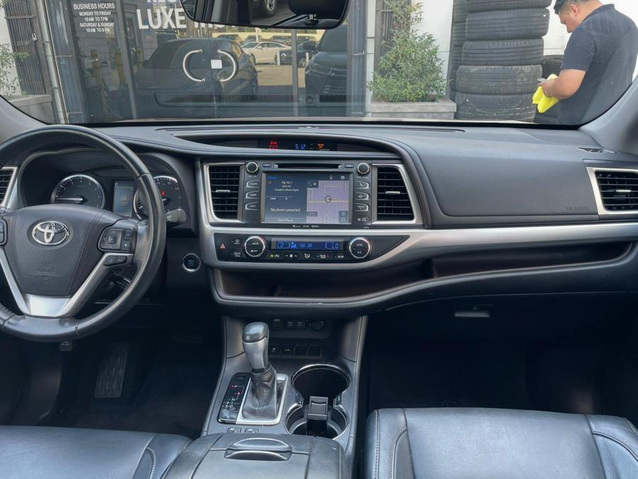 2017 Toyota Highlander XLE V6 FWD (Natl), available for sale in Hawaiian Gardens, California | Luxe Motors. Hawaiian Gardens, California 2017 Toyota Highlander XLE V6 FWD (Natl), available for sale in Hawaiian Gardens, California | Luxe Motors. Hawaiian Gardens, California