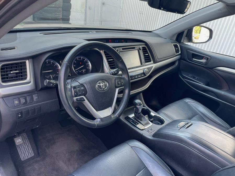 2017 Toyota Highlander XLE V6 FWD (Natl), available for sale in Hawaiian Gardens, California | Luxe Motors. Hawaiian Gardens, California 2017 Toyota Highlander XLE V6 FWD (Natl), available for sale in Hawaiian Gardens, California | Luxe Motors. Hawaiian Gardens, California